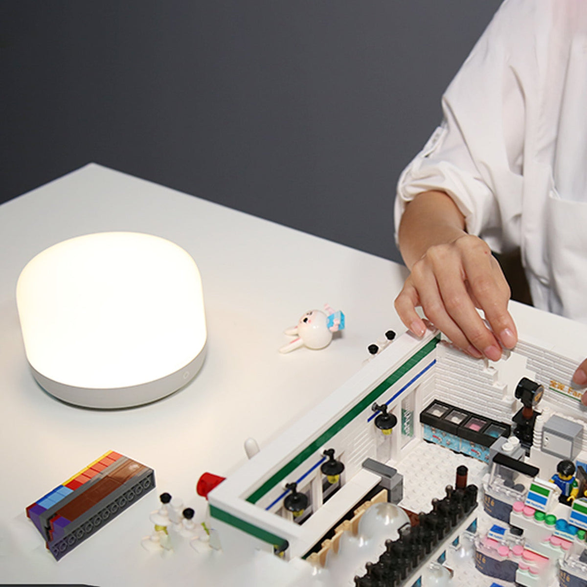 Yeelight Bedside Lumina Lamp D2 - Class B